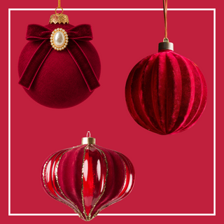 The Burgundy Ornament Set, 18 ornaments