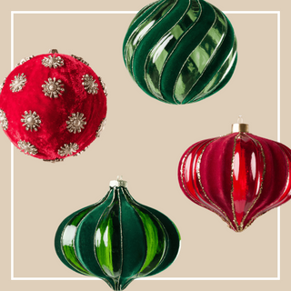 The Red & Green Ornament Set, 20 ornaments